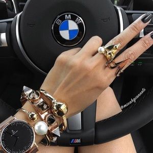 Amber Sceats bangle bracelet. NWOT. Silver.